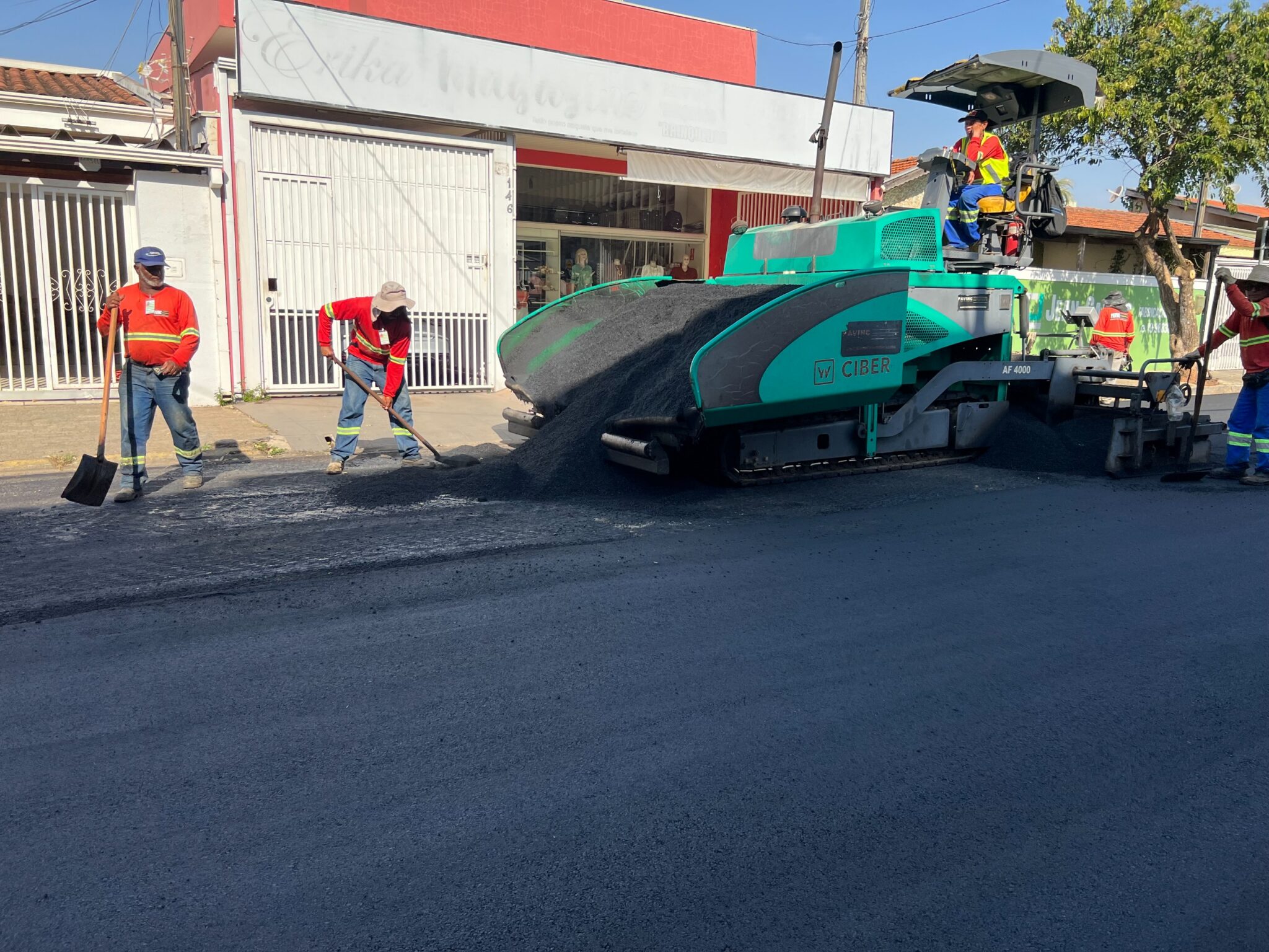 Avenida Antônio Fernandes Leite e mais 10 ruas da região do Rosolém serão recapeadas